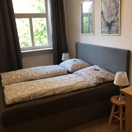 Family apartment with a large balcony overlooking the garden Отели рядом с достопримечательностью «Шенфельд-Вайссиг»