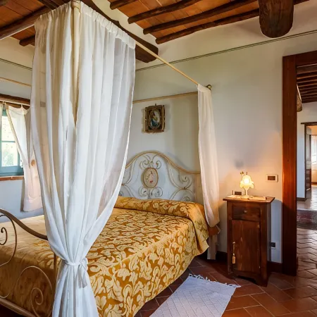Wonderful villa at the foot of Cortona with private pool and unforgettable views