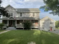 1500 sqft private entrance with beautiful views of the Berkshire Mountains - 2-Star