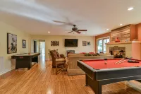Upscale, Well-Appointed, Spacious Retreat. Close to Everything. Great Amenities. - Chalets