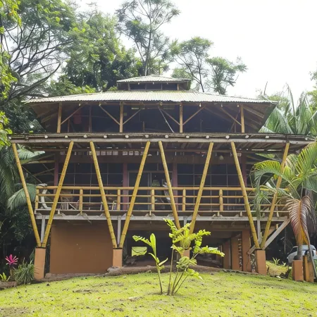 Peaceful ocean view Home in  Ballena Marine National Park.  Walk to Beaches.