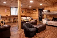 Bear Pause Log Cabin in the Great Smoky Mountains
