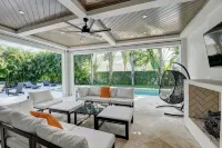 Luxurious Delray Beach Pool Home in Downtown Delray! VIP Beach Passes! - 5-Star