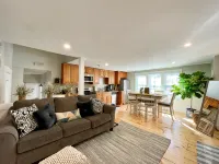Downtown Condo on Thames Street - Balkoner