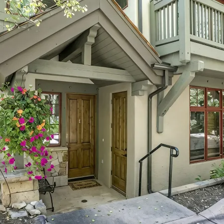 Must See - Million $$$ Townhome - Best Value - Ideal Location Close to Lift