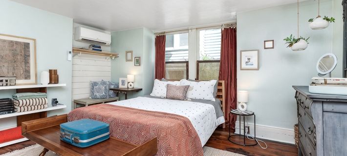 Queen City Hideaway - walk downtown, newly reno, classic, and cozy with views! Hotels in Staunton