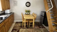Layton's Loft Bed and Breakfast - キッチン