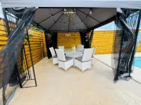 Villa Casa di Mare in Isabela 5-bedroom Private Pool 5 minutes to Jobos Beach