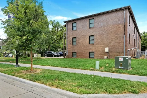 Steps from Aggieville - Fun Manhattan Stay