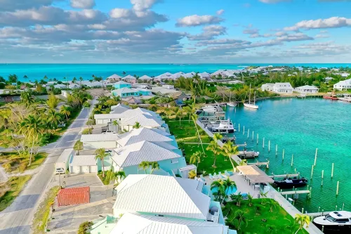 TREASURE CAY - Waterfront with dock - Pools