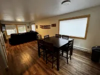 Comfy Duplex unit B great for families and small groups, sleeps up to 7 - Wi-Fi
