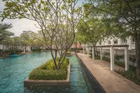 WHITE HOUSE STRAITS QUAY MARINA LUXURY STAY GURNEY - Pools