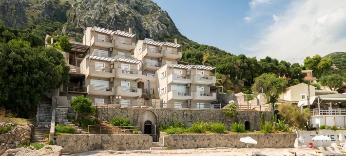 Glyfa Beach Villas Hotels in Feakes