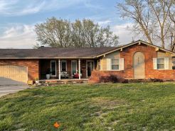 The Lazy Cow Inn  Sleeps 9+