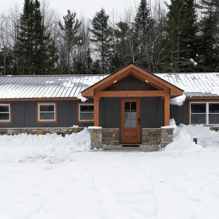 Cozy 2-bedroom house with WiFi in Paradise near restaurants and attractions