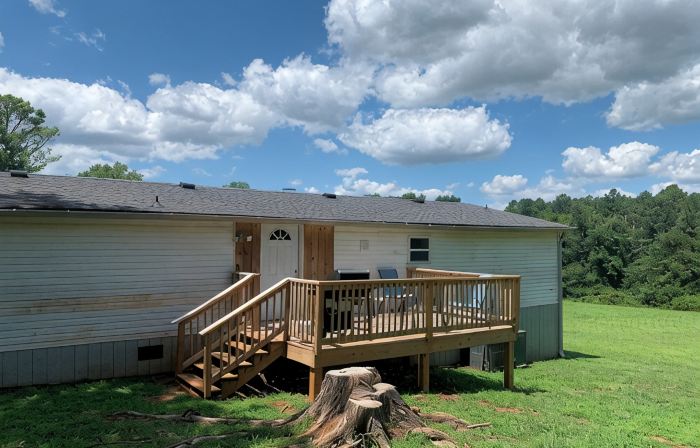 Scenic Mountain Views 4 Bed 2 Bath