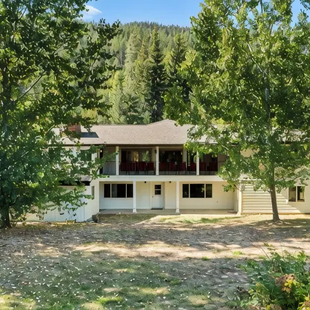 The Brite House – Newly Remodeled 6 Bed / 6 Bath Retreat