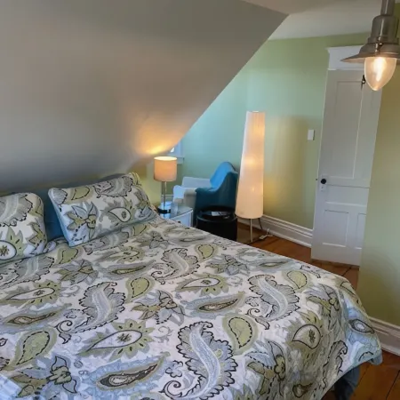 Oceanfront 3-Bedroom Captain's House