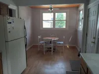 Cozy 2 bedroom in Highland Square, pets welcome!