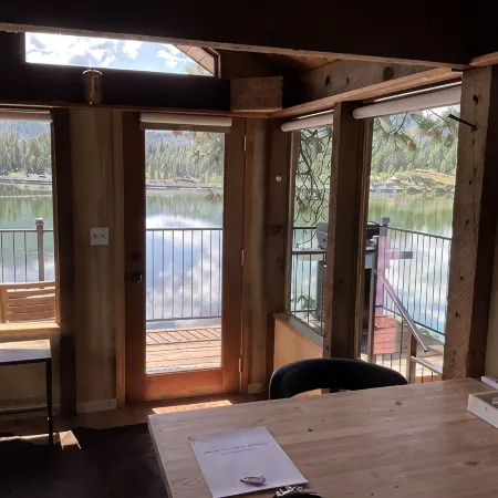 Waterfront Cabin in the center of Thompson Falls!!