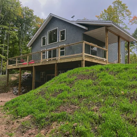 Brand New Build on Private Lake! Starlink Internet!