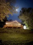 Cozy Cabin Retreat located just minutes to Galena, IL & DBQ, IA