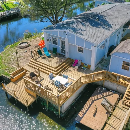 4 Bedroom Farmhouse On The River 2