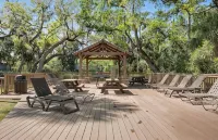 Renovated Edisto Beach Pets OK Mini Golf Pools Golf Cart Pickleball w/Amenities
