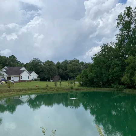 New,  charming, and spacious Troopers  Getaway/ 5 minutes to down town.