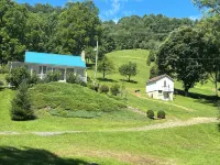 Private mountain cottage on 50 pristine acres in the Blue Ridge Mountains - 3-Star