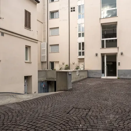 Modern apartment with private park - Maison Blanche
