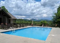 Townsend Peaceful Side Smoky Mountains Near Cades Cove Hip Vintage Condo