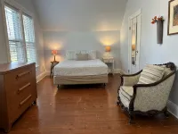 Americana. Large Historic Home. Dogs Welcome. Walk to Downtown and Beach! - Beach