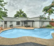 North OKC - Large, Modern Home with Pool and Game Room - 5 звезд