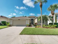 Gorgeous Stoneybrook Home with Private Pool, Lake, Golf Course, 2 King Beds! Hotels in Estero