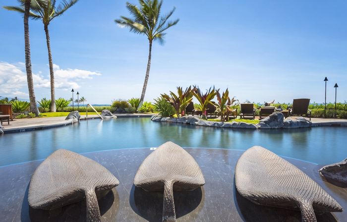 Summer DiscountsLuxurious Oceanfront Unit – Stunning Views & Top-Floor Living!