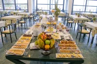 Oasis Praiamar - breakfast