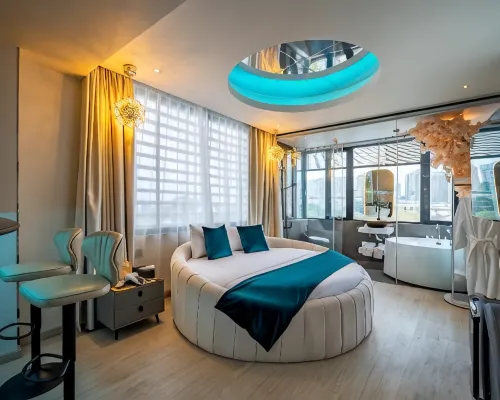 MIDAS HOTEL Hoteles cerca de Distrito 10