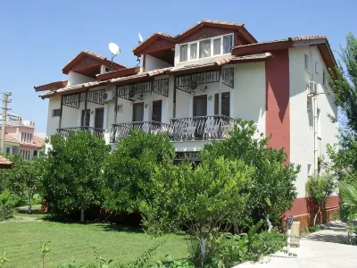 Villa Ozalp Apartments โรงแรมใน