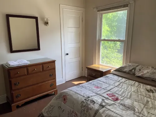 Hamilton House - charming historic home