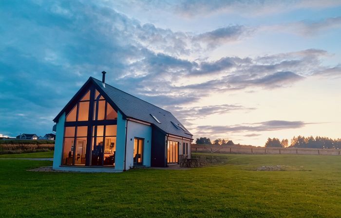 Modern Rural Cottage for 2-6 people