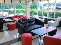 โรงแรมเลอเลิศ ลิฟวิ่ง - ที่มีบาร์