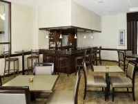 DoubleTree by Hilton Hotel Milwaukee - Brookfield - bar