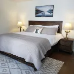 Stunning Lakehouse with all the luxuries of home - Homestays