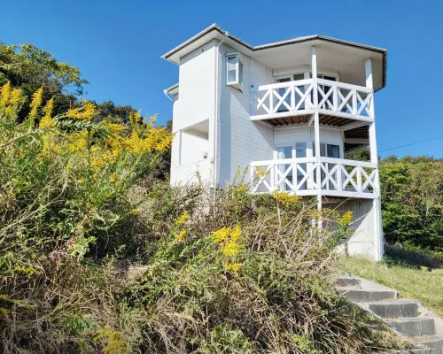 Ultra Private Off Grid Island Villa Near the Beach Mandarin Farm Setting Các khách sạn ở Bizen