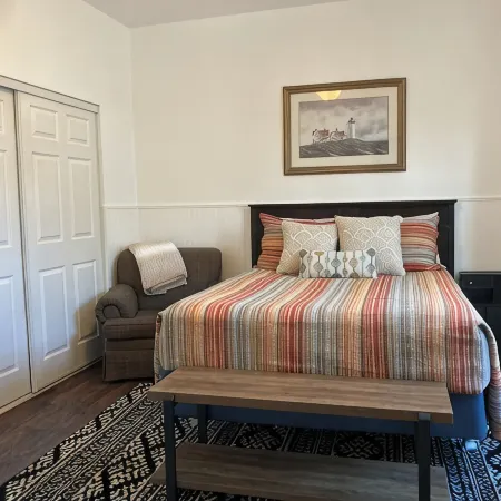 Relax at Mindy’s Country Cottage