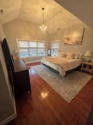 Spacious and Homey 6-Bed Beach House in Salisbury