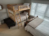 Charming Ski Condo- Steps from the slopes! - 4-Star
