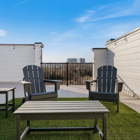 Sophisticated Escape with Scenic Rooftop – Minutes to Downtown Hotspots