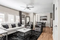 2BR2BA Luxury Apt in Bricktown,Walk to Riverwalk & OU Med Center w Gym & Pool - Apartments